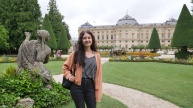 Museologie-Studieren-Esther-Kaack-Vor-Der-Residenz